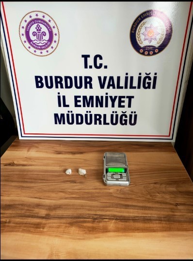 Burdur’da Narkotik Ekiplerinin Başarılı Operasyonu Sonucu 15 Kişi Gözaltına Alındı