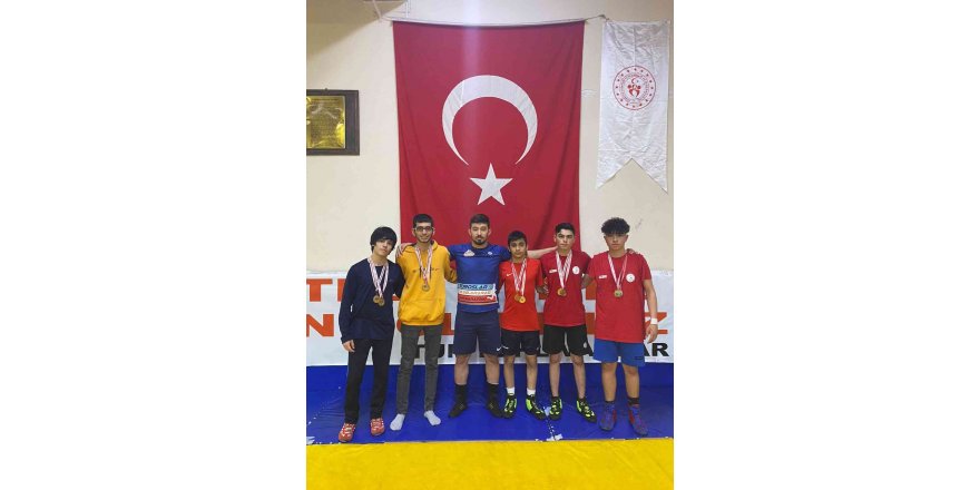 Toroslar Belediyesi İşitme Engelliler Güreş Takımı, Türkiye Şampiyonu Oldu