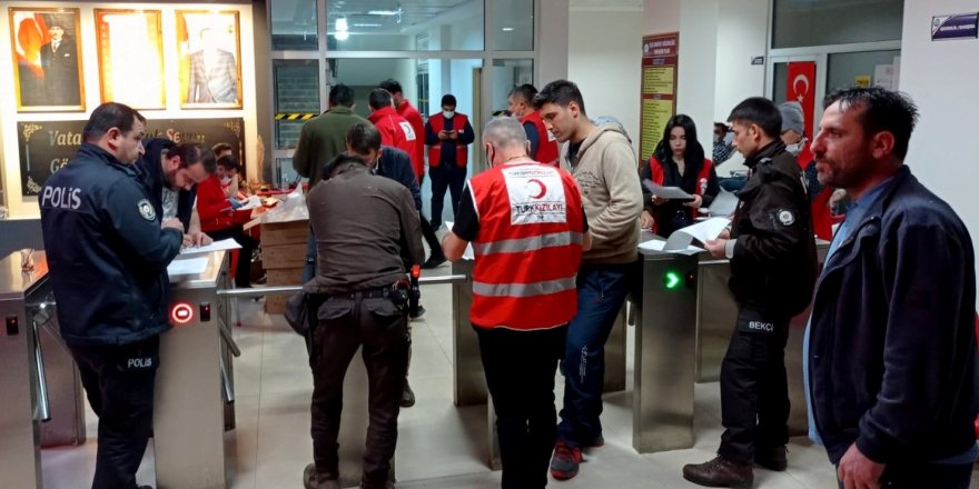 Osmaniye’de Polisler Kan Bağışında Bulundu