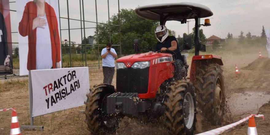 Ceyhan’da Traktör Yarışı Heyecanı Yaşandı