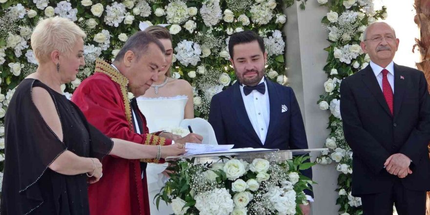 Başkan Böcek Oğlunun Nikahını Kıydı, Kılıçdaroğlu Şahitliğini Yaptı