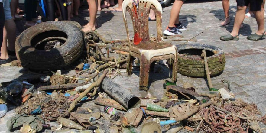 Deniz Dip Temizliğinde Soba Borusundan Sandalyeye Kadar Çıkmayan Çöp Kalmadı