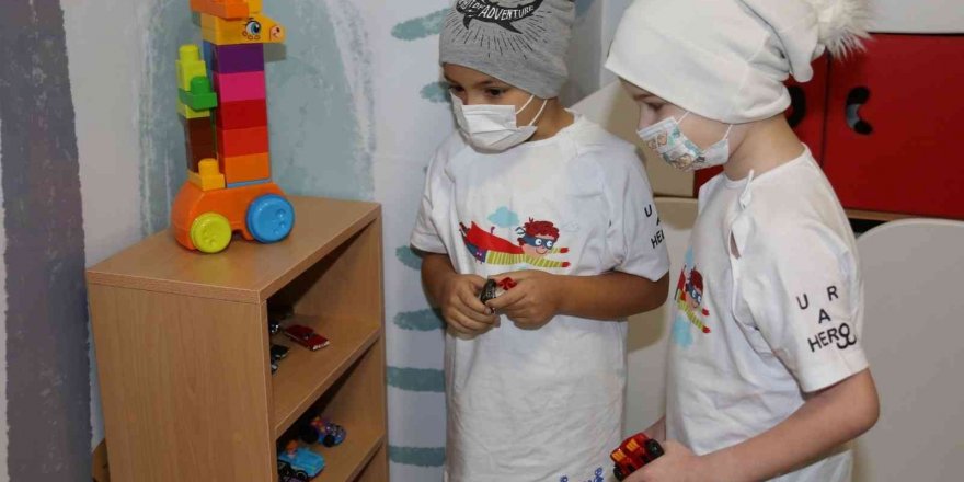 Hastanede Kanser Tedavisi Gören Çocuklara Oyun Odası