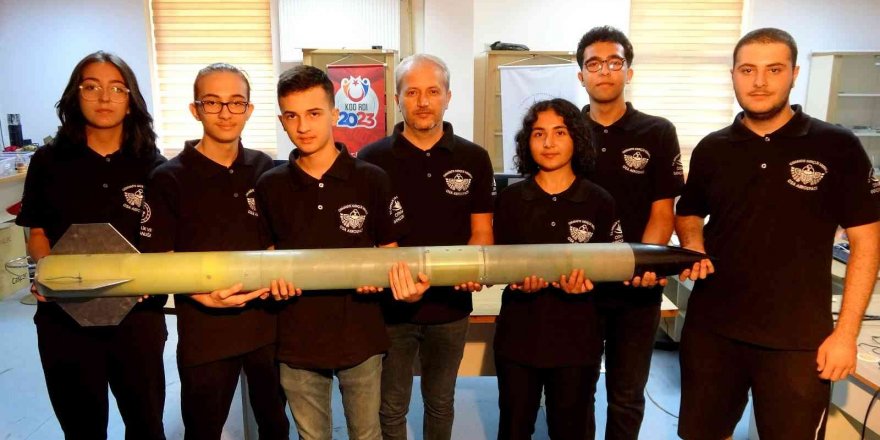 Liseli Öğrenciler Tasarladıkları Roketle ‘teknofest 2022’ Final Turunda