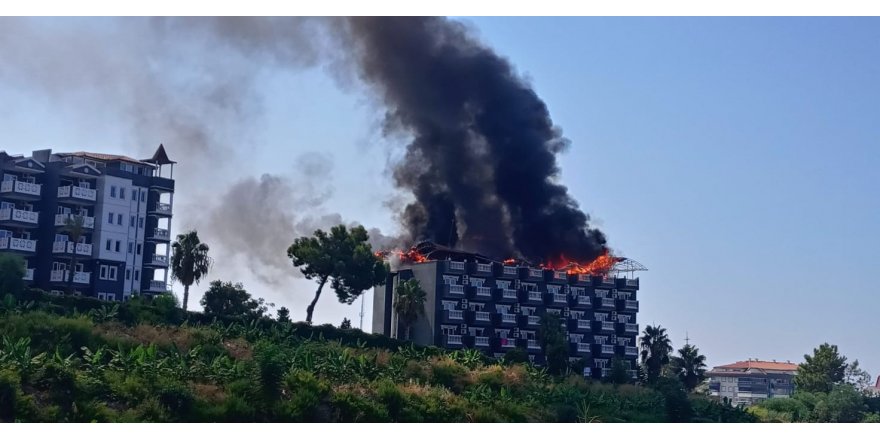 Alanya’da Korkutan Otel Yangını Söndürüldü