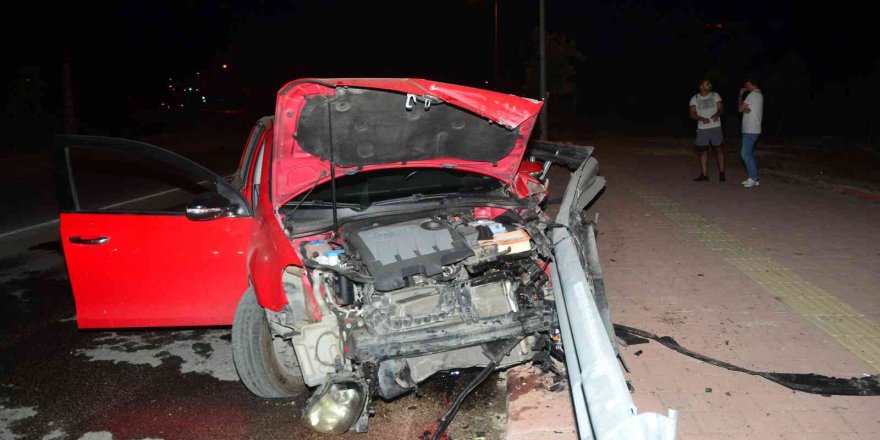 Otomobilin Hurdaya Çıktığı Kazada Ölümden Dönen Yolcu Hava Yastığı Şaşkınlığı Yaşadı
