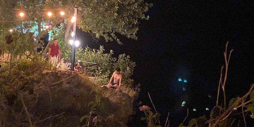 Antalya’da Falezlere Çıkan Genç Ölümle Burun Buruna Geldi, Ablası 1.5 Saatte İkna Etti