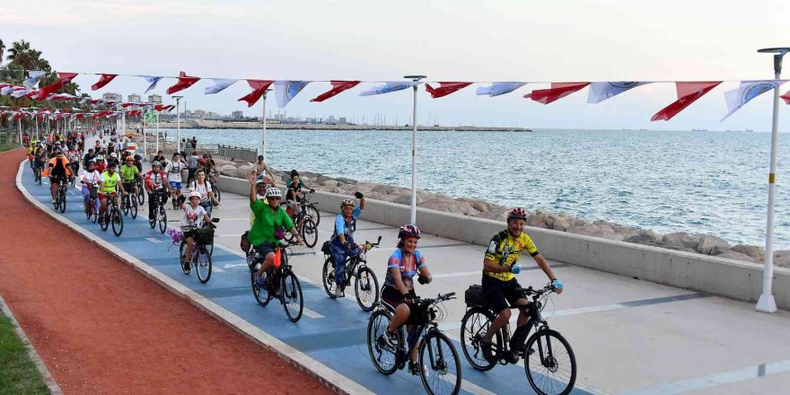 Mersin’de Bisikletseverler ’bisiklet Turu’nda Buluştu