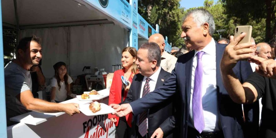 Başkan Böcek: “ı. Uluslararası Food Fest Antalya Gastronomi Festivali’ni Gerçekleştirmenin Mutluluğunu Yaşıyoruz”