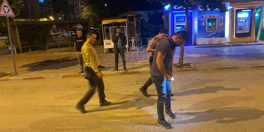 Adana’da Otomobile Silahlı Saldırı: 2 Ağır Yaralı