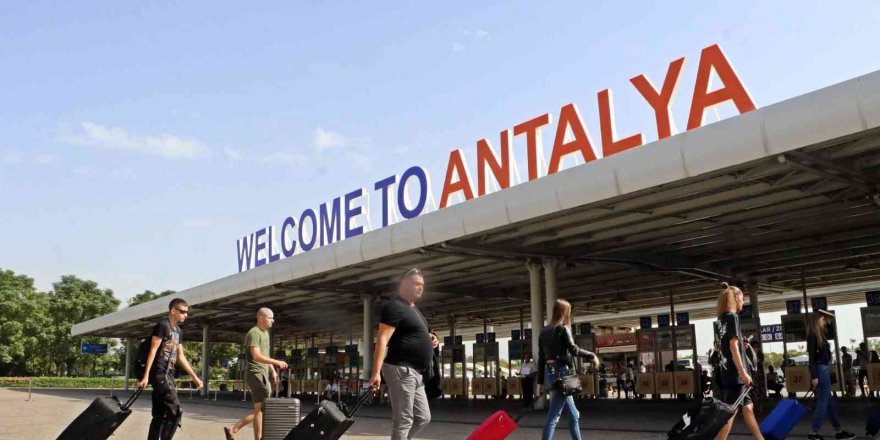 Seferberlik Sonrası Rusya’dan Antalya’ya Gelen Günlük 80 Uçağa 3-4 Sefer İlave Edilmiş Durumda