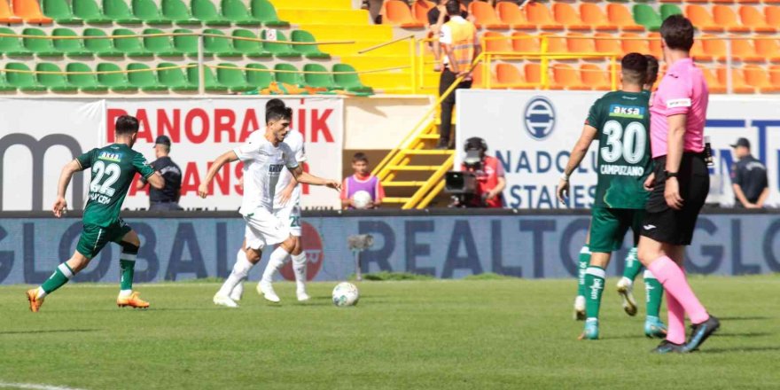 Spor Toto Süper Lig: Corendon Alanyaspor: 0 - Giresunspor: 0 (ilk Yarı)