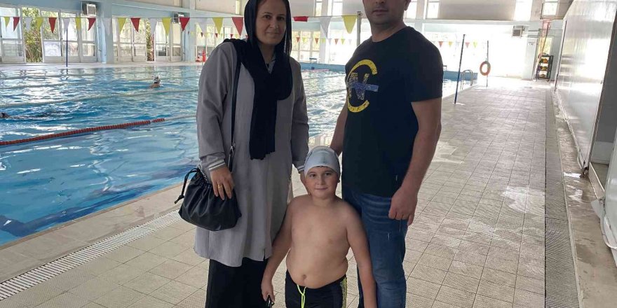 8 Yaşındaki Ampute Milli Yüzücü Ömer’in Hedef Dünya Şampiyonu Olmak