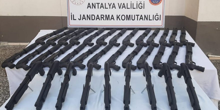 Manavgat’ta 35 Adet Pompalı Tüfek Ele Geçirildi