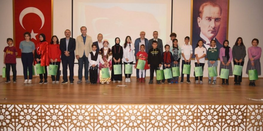 Osmaniye’de “29 Ekim Cumhuriyet Bayramı” Şiir Okuma Yarışması