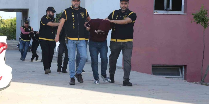 Bir Şahsı Sokak Ortasında Soyup Yüzünü Jiletle Kesen 3 Kişi Tutuklandı