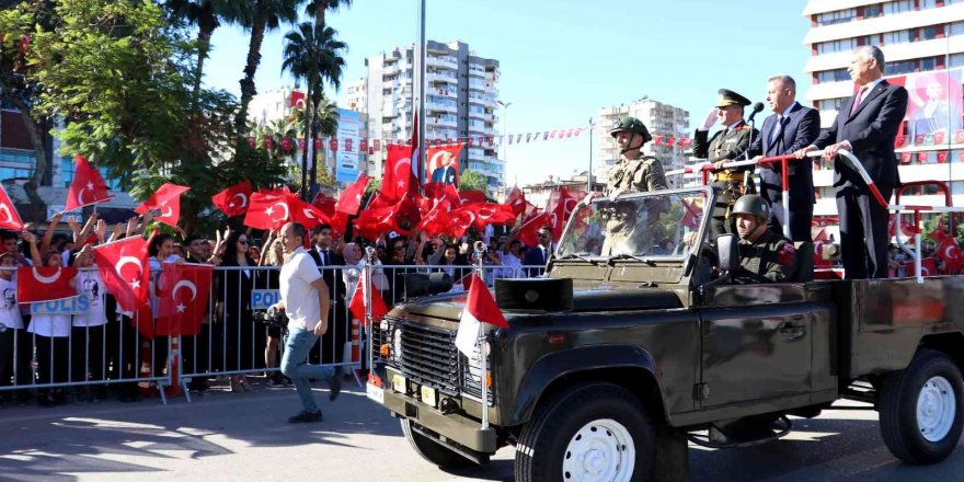 Adana’da Türkiye Cumhuriyeti’nin 99’uncu Yıl Coşkusu