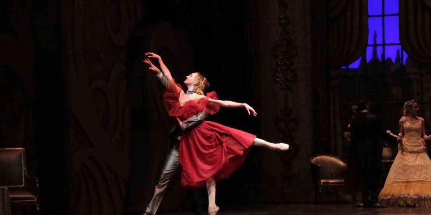 Antalya Devlet Opera Ve Balesi,’kamelyalı Kadın’ Eserini Bu Sezon Son Kez Sahneliyor