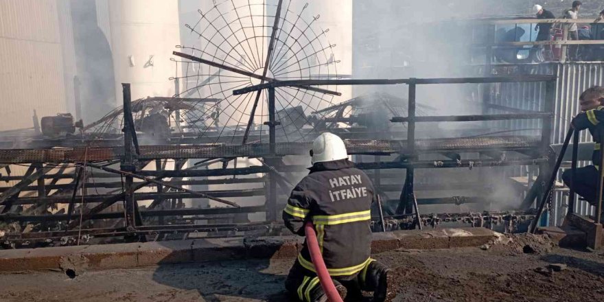 Hatay’da Demir Çelik Fabrikasında Patlamadan Sonra Yangın Çıktı