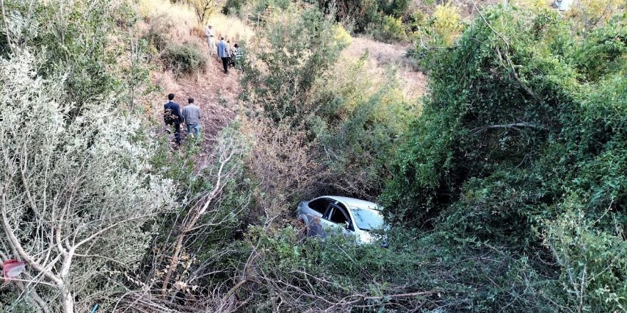 Şarampole Yuvarlanan Otomobildeki Karı-koca Yaralandı
