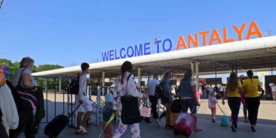 Antalya’ya Gelen Turist Sayısı 13 Milyonu Geçti