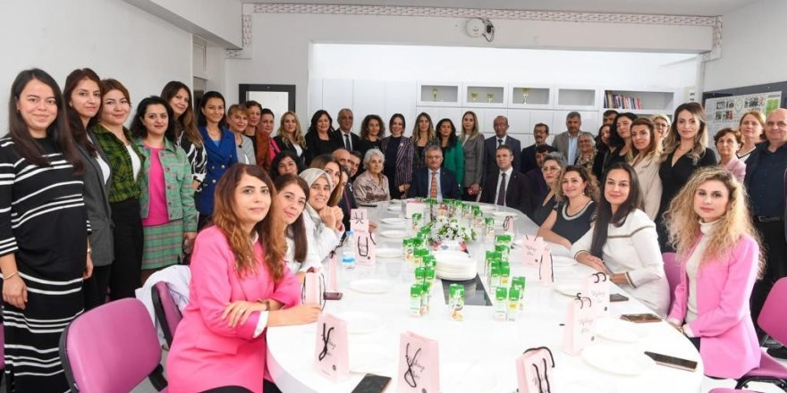 Antalya’da Öğretmenler Günü Coşkuyla Kutlandı