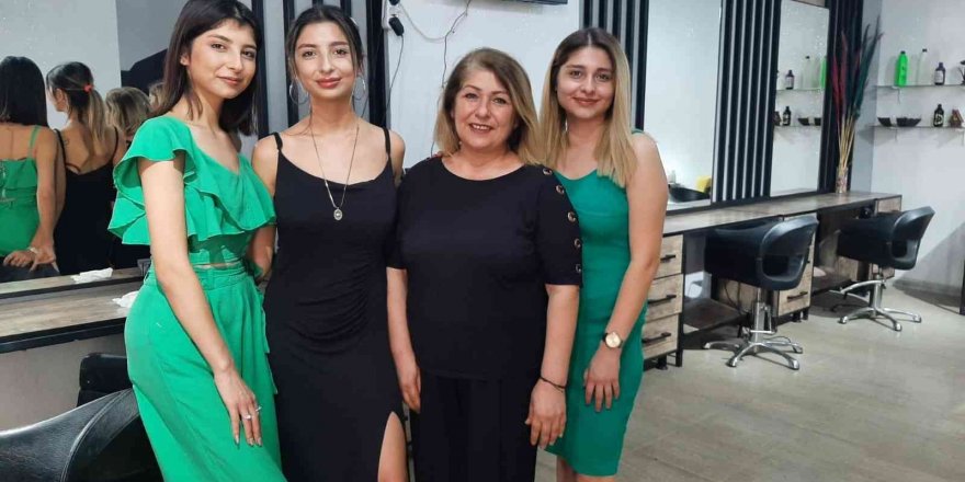 Osmaniye’nin Kadınlarını Anne Ve Üçüz Kızları Güzelleştiriyor