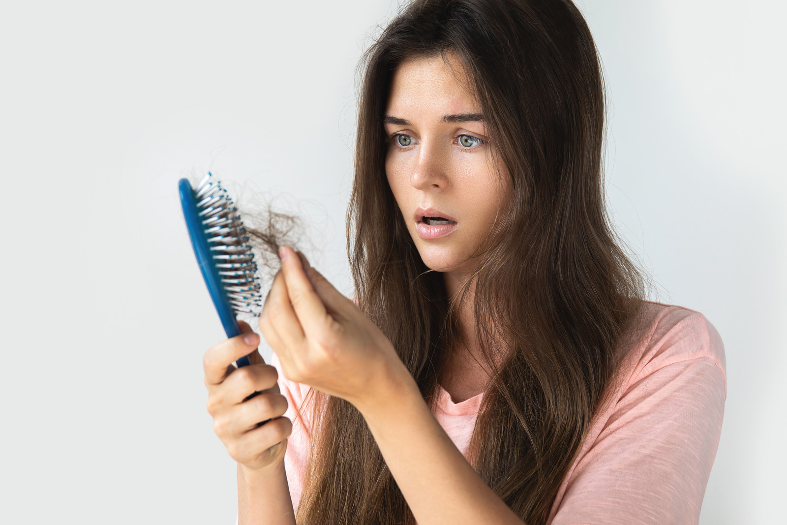 Kadınlarda Erkek Tipi Saç Dökülmesine Dikkat