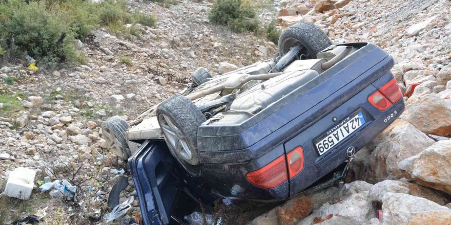 Antalya’da Otomobil Takla Attı: 2 Yaralı