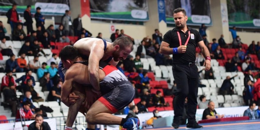 Kahramanmaraş’ta Türkiye Büyükler Serbest Güreş Şampiyonası Coşkusu