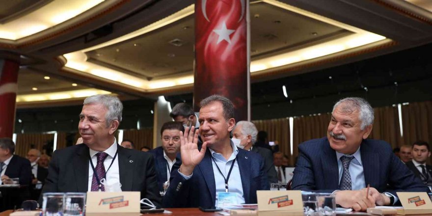 Seçer, Kayseri’de Düzenlenen ’belediye Başkanları Çalıştayı’na Katıldı