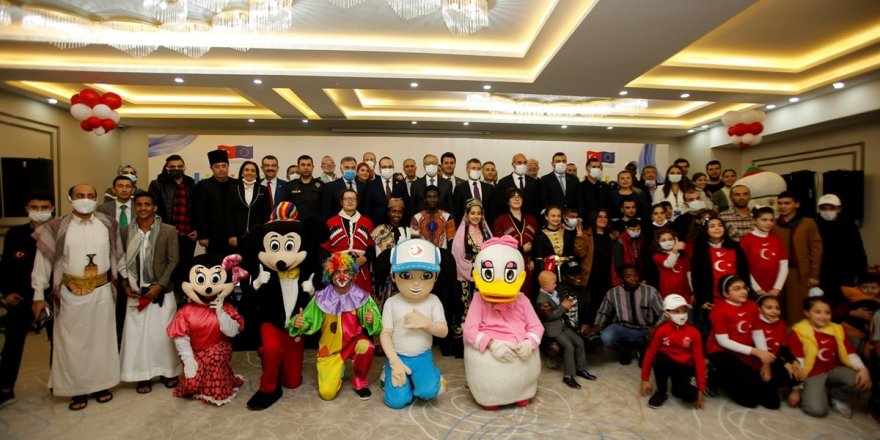 ‘kültürlerin Buluşma Noktası Türkiye’ Programı Vali Su’nun Katılımıyla Yapıldı