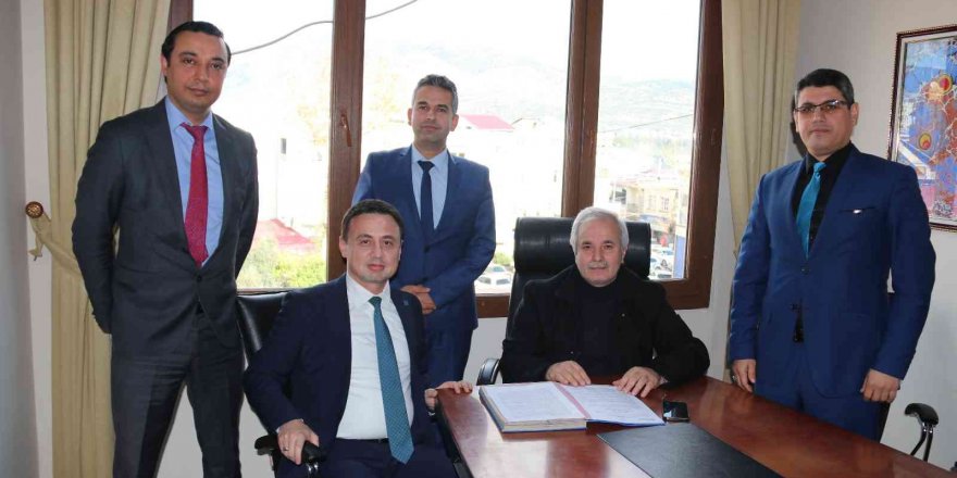 Kozan Belediyesi Çalışanlarına 7 Bin 600 Lira Promosyon