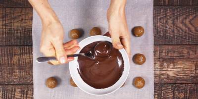 Fıstık Ezmeli Çikolata Tarifi! Evde Fıstık Ezmeli Çikolata Nasıl Yapılır?