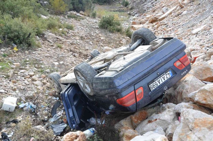 Antalya’da Otomobil Takla Attı: 2 Yaralı