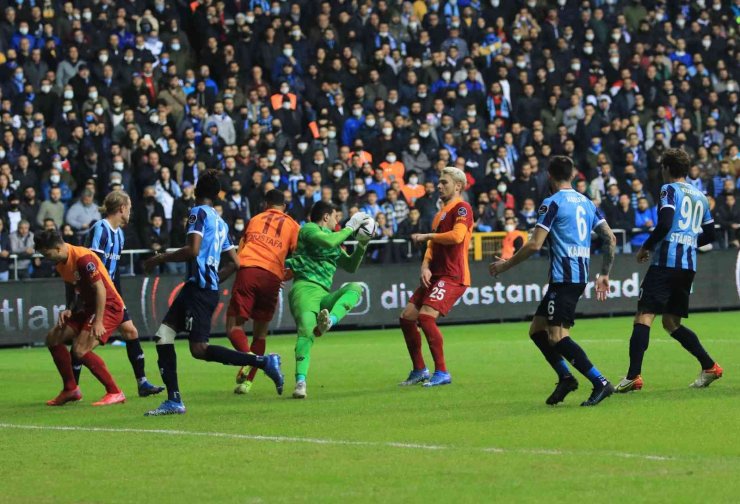 Spor Toto Süper Lig: Adana Demirspor: 0 - Galatasaray: 0 (ilk Yarı)