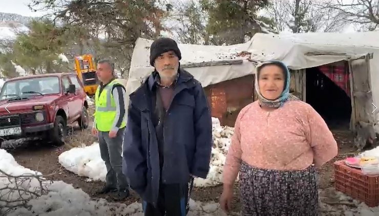 Kar Yağışı Nedeniyle Yaylada Mahsur Kalan Aile Kurtarıldı