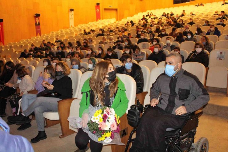 Engelli Vatandaşlar Tiyatro İle Buluştu