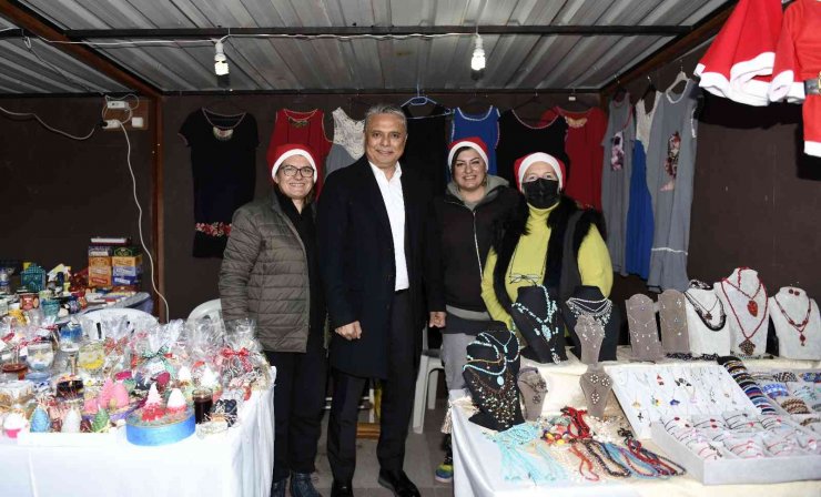 Muratpaşa Yılbaşı Çarşısı Açıldı