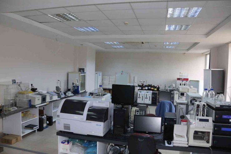 Rektör Özkan, Ziraat Fakültesi Merkez Laboratuvarı’nın Açılışını Yaptı