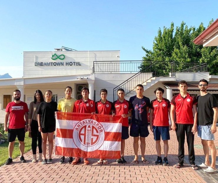 Yüzme Şampiyonasına Antalyaspor Damgası