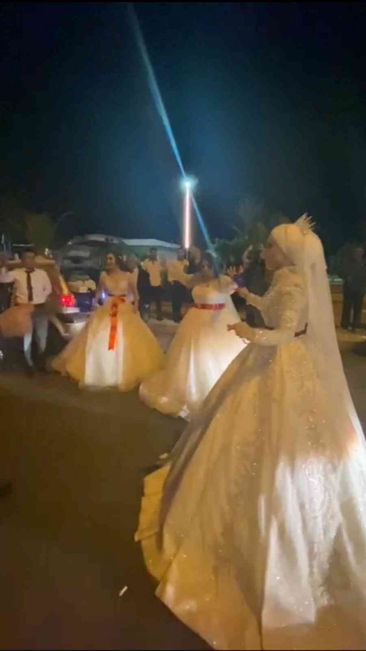 Düğün Sonrası Üç Gelin Tesadüfen Bir Araya Gelince Sahilde Düğün Yapıldı