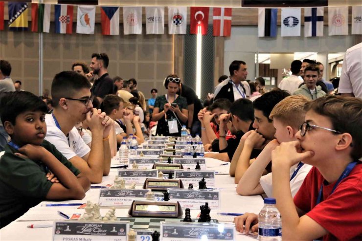 46 Ülkeden Binin Üzerinde Sporcunun Katılımı İle 2022 Avrupa Yaş Grupları Satranç Şampiyonası Başladı