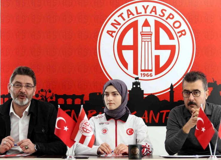 Sena Amine Nur Özgen Antalyaspor’da